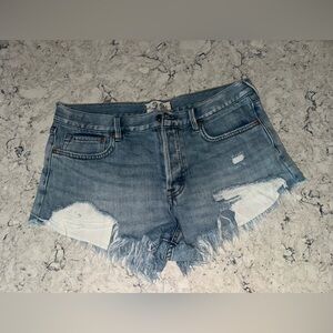 FREE PEOPLE denim shorts Size 28 Like New Condition